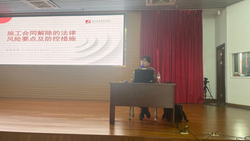选择专利代理机构时，首先要关注其专业资质。一个合格的专利代理机构应具备以下条件：
